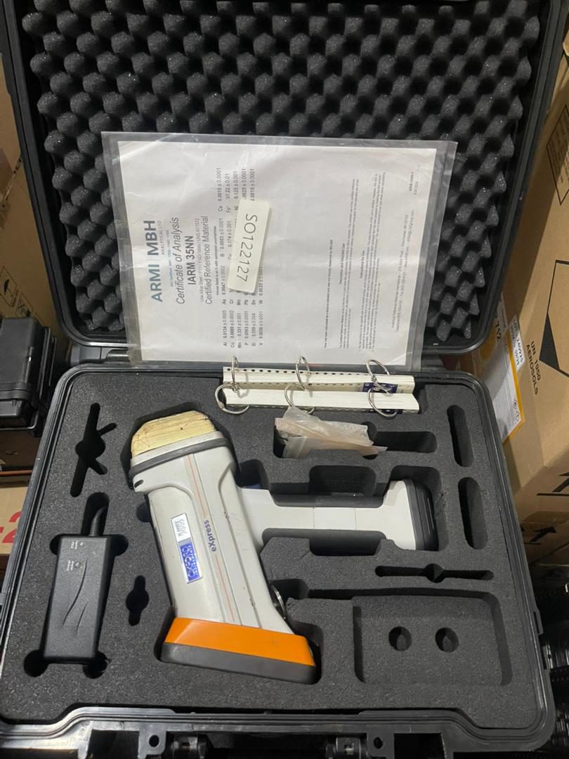 Positive Material Identification (PMI) hand-held analyser